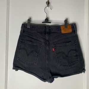 Charcoal Levi’s Ribcage Shorts